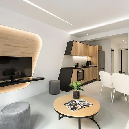 Contemporary Gem In The Heart Of * Soluň